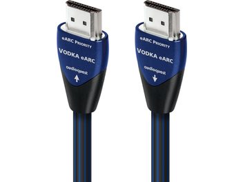 Deux câbles HDMI Audioquest Vodka eARC bleus avec connecteurs argentés, l'un avec flèche vers le haut, l'autre vers le bas