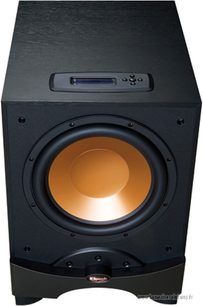 Klipsch RW-10d sort baskabin, frontvisning, cirkulær gylden højttaler i midten, bas-refleksport, blå display