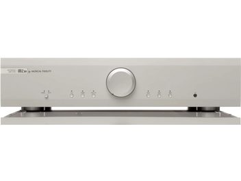 Stereo integreret hi-fi forstærker M2si sølv med rektangulær front, cirkulær central knap, 8 trykknapper og indgraveret tekst