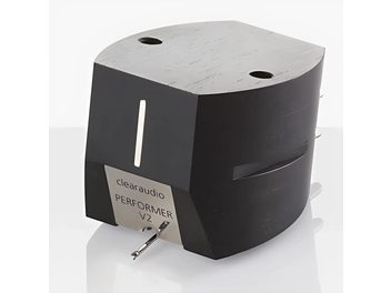 ClearAudio Performer v2 sort pladespiller, 3/4 frontvisning, højre arm, 2 huller i den lyse træplade