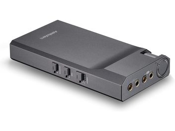 Astell&Kern PA10 magas minőségű fejhallgató előerősítő, dőlt téglalap alakú házzal, 3 kapcsolóval, 4 audio porttal, kör alakú forgógombbal