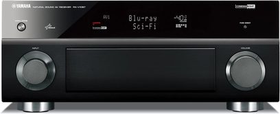 Yamaha RX-V1067 sort hjemmebiografsforstærker, sort front, blåt display, sølvfarvede knapper og drejeknapper, 2 sorte drejeknapper