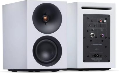 Witte Cambridge Audio L/R S verbonden luidspreker, voor- en achteraanzicht, zwarte drivers en aansluitpaneel