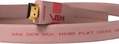 Cavo HDMI piatto Van den Hul The VDH HDMI Flat SE rosa con connettore dorato in primo piano sull’estremità