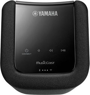 Trådløs, tilsluttet Yamaha MusicCast WX-010 højttaler i sort, set forfra, cylindrisk form, sort gitter, skærm og knapper på toppen