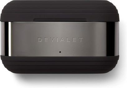 Безжичен слушател Devialet Gemini II в матов черен цвят, преден изглед, правоъгълно черно зарядно куфарче с лого в сребристо