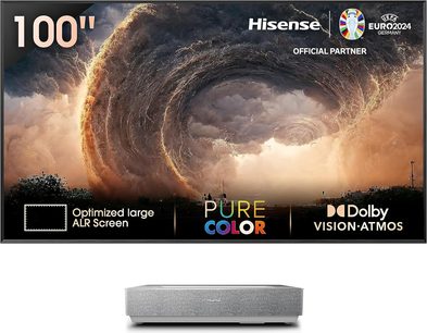 Hisense 100L5HD projektor med 100-tommer ALR-skærm, rektangulært kabinet i grå finish, billede af en tornado i baggrunden