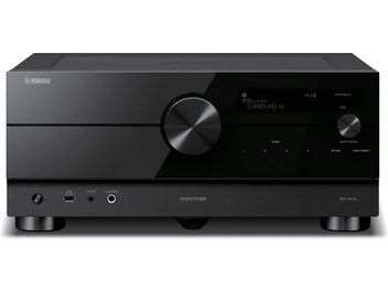 Černý AV receiver Yamaha RX-A6A, pohled zepředu, modrý displej s nápisem "Blu-ray SURROUND AI", viditelné tlačítka a konektory