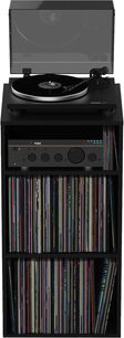 Mobilier modular Glorious mix rack negru, vedere frontală, cu pick-up pentru discuri de vinil, spații de depozitare pentru discuri de vinil și echipament audio integrat