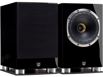 Fyne Audio F500SP bokhylleveggmontering, svart høyglans, frontvisning, sølvfarget rund høyttaler på blankt svart kabinett