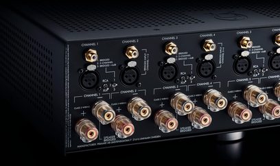Primare A35.8 sort multikanal-effektforstærker, bagside, 6 kanaler med RCA- og XLR-indgange, højttalerterminaler