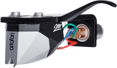 Ortofon 2M 78 vormontierter Tonabnehmerträger, Seitenansicht, schwarzes und silbernes Gehäuse, rote, blaue, grüne und weiße Kabel, vergoldete Anschlüsse
