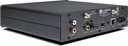 Cambridge Audio MXN10 nettverksmottaker i sølv, frontpanel, forfra, bakpanelkontakter, rektangulær svart boks