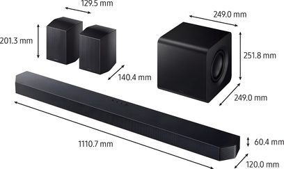 Černý soundbar Samsung HW-Q930H se subwooferem a dvěma zadními reproduktory, vizuál s rozměry