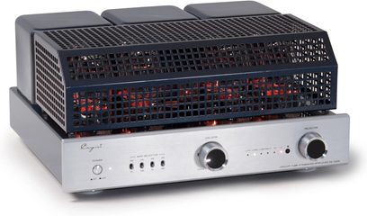 Cayin CS-100A KT88 stereorørforsterker, kabinett i børstet sølvfarget aluminium sett i trekvart profil, front med to store sirkulære knotter, velgere og indikatorlamper, toppet av et sort perforert metallgitter som avslører gløden fra rørene
