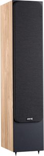Sloupcový reproduktor Davis Acoustics Ariane 5 v světlém dubu, pohled z levého tříčtvrtečního úhlu, černá přední mřížka a hroty