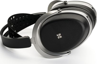 Hifiman Audivina LE lukkede hovedtelefoner, sorte teksturerede ovale ørekopper, sølvfarvet metalbøjle, perforeret hovedbånd, set fra tre kvart

[Original links and technical terms are preserved as per guidelines]