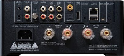 NAD M10 V3, hátsó nézet, RCA, HDMI, USB, LAN csatlakozók, hangszóró csatlakok, tápegység csatlakozó, fekete ház