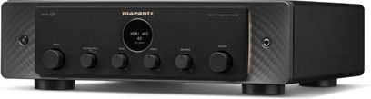 Μαύρος στερεοφωνικός ενισχυτής hi-fi Marantz 40n, μπροστινή όψη με κουμπιά, περιστροφικούς διακόπτες και υποδοχές, μπροστινή άποψη σε μαύρο φόντο