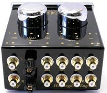 EAR Yoshino MC4 sort phono-forforstærker, 2 kromerede drejeknapper, 12 forgyldte RCA-stik på forsiden, set oppefra