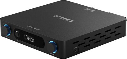 Amplificador estéreo FiiO Air Amp negro, con pantalla frontal, dos botones rodeados de azul y rejillas de ventilación laterales
