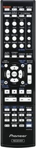 Sort Pioneer VSX-819H fjernbetjening med mange knapper til at styre en hjemmebiografsforstærker, set forfra
