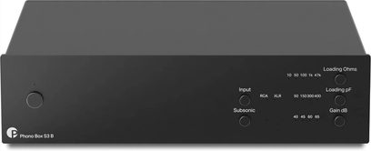 Phonoförförstärkare Pro-Ject Phono Box S3 B svart, framifrån med diskret frontpanel och justeringsknappar till höger