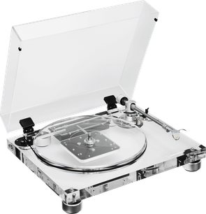 Audio Technica AT-LPA2 hi-fi pladespiller i gennemsigtigt akryl set i trekvart forfra, opklappet støvlåg, cirkulær gennemsigtig pladetallerken, sølvfarvet metal-tonearm og sorte cylindriske fødder