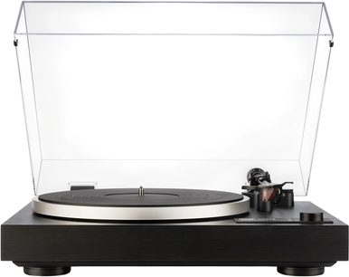 Tocadiscos hi-fi Dual CS 418 visto de frente, base rectangular negra con acabado en madera y cuatro patas cilíndricas, plato circular de aluminio gris, tapa transparente levantada y brazo de lectura negro equipado con cápsula roja