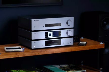 Compatibile con il telecomando dei componenti CXC e CXA, il CXN100 offre un controllo completo.