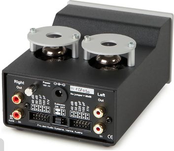 Pro-Ject Tube Box DS sort forforstærker, frontvisning, 2 vakuumrør, 2 drejeknapper, 4 kontakter, RCA-stik