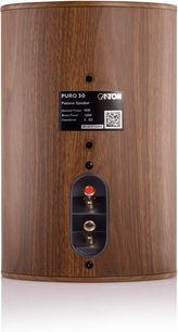 Kompaktní hi-fi reproduktor Canton Puro 30 ořech, zadní pohled s černým terminálem a žilkovanou povrchovou úpravou v ořechovém dřevě