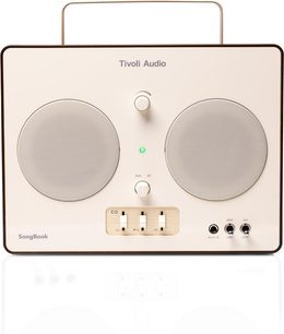 Bluetooth-högtalare Tivoli SongBook kräm/brun, framsida, plast/metall, två runda galler, EQ med 3 reglage, AUX-ingångar