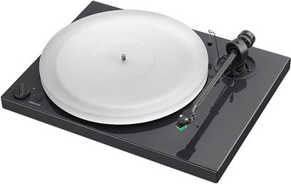 Pro-Ject Xpression III Comfort sort pladespiller, hvid plade, tonarm, pickup, 3/4 forside højre vinkel