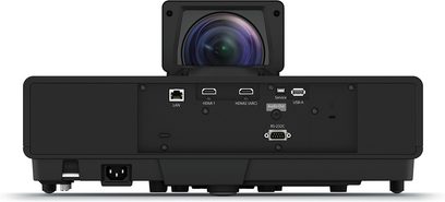 Epson EH-LS500 sort videoprojektor, set forfra, centreret linse, tilslutningsmuligheder på bagsiden, kontrolknapper på toppen