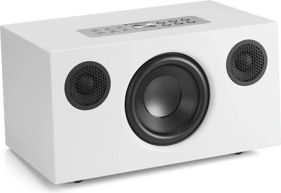 Valkoinen Audio Pro C5 MKII W -älykaiutin, musta keskikaiutinelementti, kaksi pyöreää ritilää ja säätimet päällä