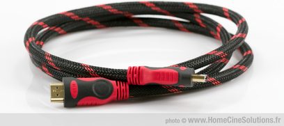 HDMI-kabel HCS Classic HDMI sort og rød flettet, forgyldte HDMI-stik i enderne, danner en løkke