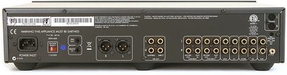 Arcam FMJ-C31 sort forstærker, frontpanel med stik og knapper, frontvisning