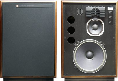 JBL 4345 studieovervågningshøjttaler, mørkegrå frontplade, diskant, basenheder, bassrefleksporte, i lys træhøjttaler