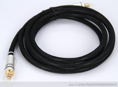 Sort digitalt optisk kabel Neutrino Optical MK1 (2m), metalstik i den ene ende, nærbillede