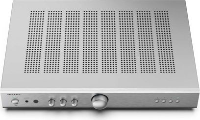 Integrerad stereo hi-fi-förstärkare Rotel A8 silver, vy ovanifrån, perforerat galler, frontpanel med knappar och lysdioder