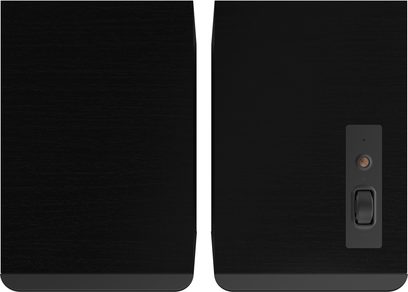 Paar schwarze Klipsch The Fives II Lautsprecher, schwarze Holzoberfläche, Frontalansicht mit Detail der Bedienelemente