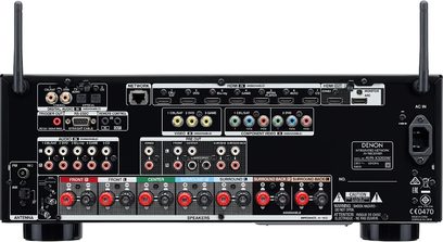 Denon AVR-X3200W sort hjemmebiografsforstærker, frontvisning, mange stik og knapper på forsiden, to Wi-Fi-antenner