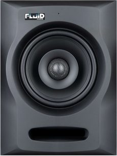 Fluid Audio FX50 monitorski zvočnik, pogled od spredaj, črna membrana s kovinsko okroglo mrežico na sredini