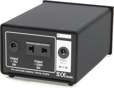 Pro-Ject Speed Box DS sort elektronisk kabinet, forside med stik og kontakt, set lidt fra siden