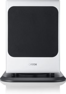 Canton Vento Sub 1 -mattavalkoinen subwoofer, etunäkymä mustalla ritilällä ja pyöristetyllä mustalla jalustalla