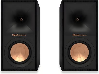 Dvě sloupové reproduktory Klipsch R-605FA, černé dřevěné skříně, měděné woofery a tweeterové rohy, pohled zepředu