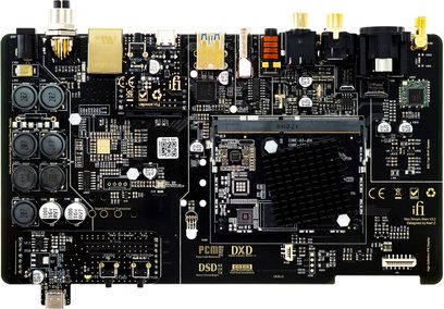 iFi Audio Neo Stream printkort med elektroniske komponenter, stik og køleplade, set ovenfra