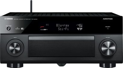 Yamaha RX-A3040 sort hjemmebiografsforstærker, set forfra, blå skærm, knapper og drejeknapper, 2 sølvfarvede drejeknapper, 2 hovedtelefonstik på forsiden
