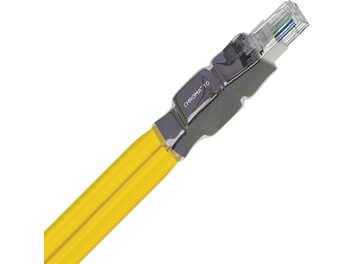 Cable de red Ethernet RJ45 Wireworld Chroma 10 Ethernet 1m, funda amarilla, conector transparente, vista en primer plano, orientación oblicua